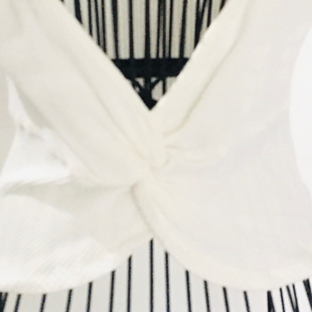 White String Fitted Tank Top Size M - image 5